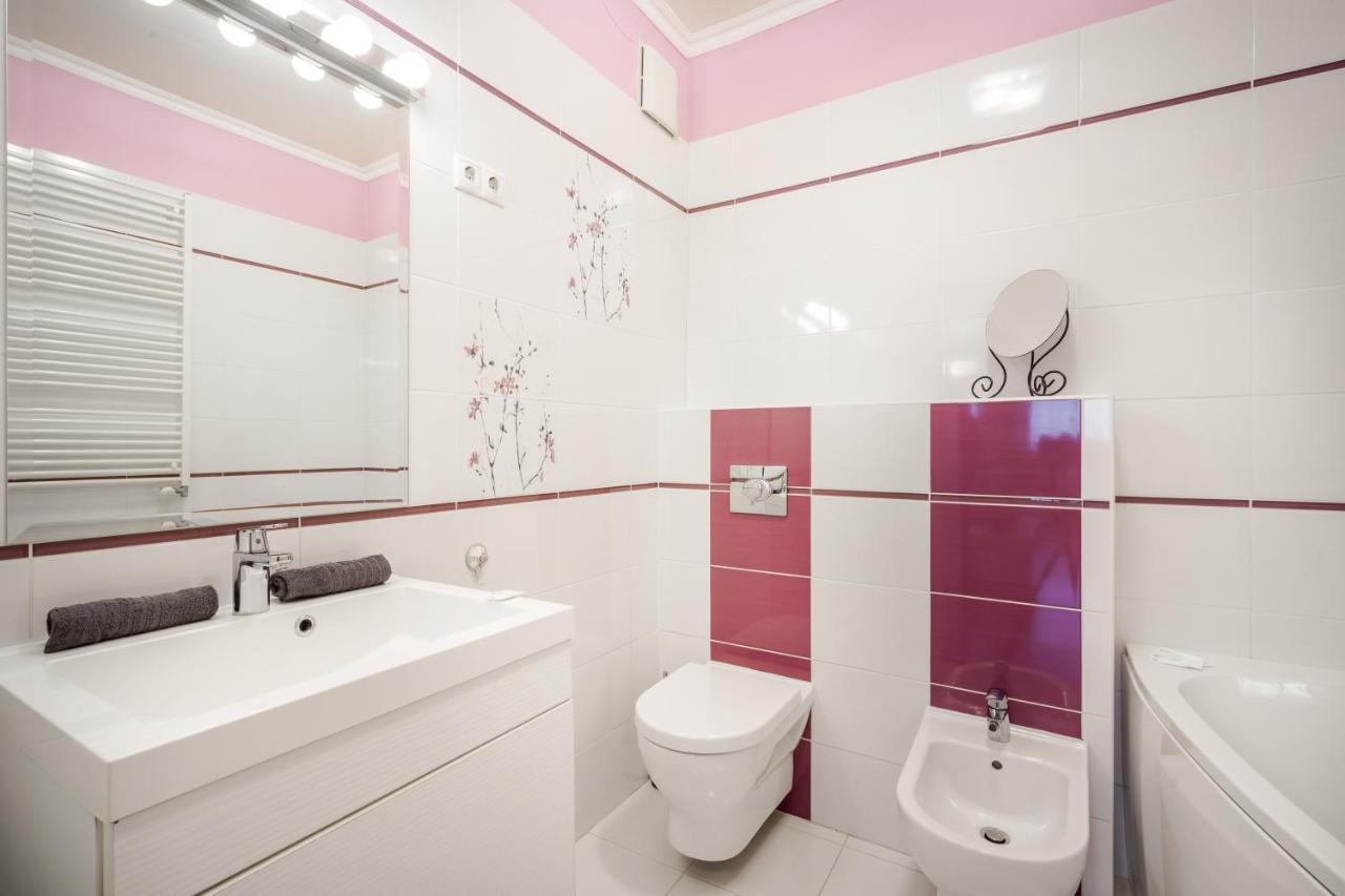 Apartment Downtown Karpat 9 Budapest Esterno foto