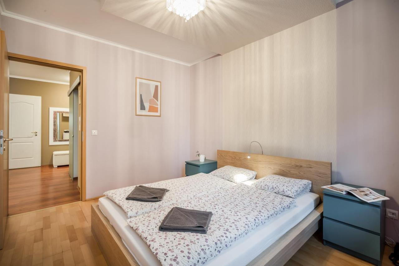 Apartment Downtown Karpat 9 Budapest Esterno foto