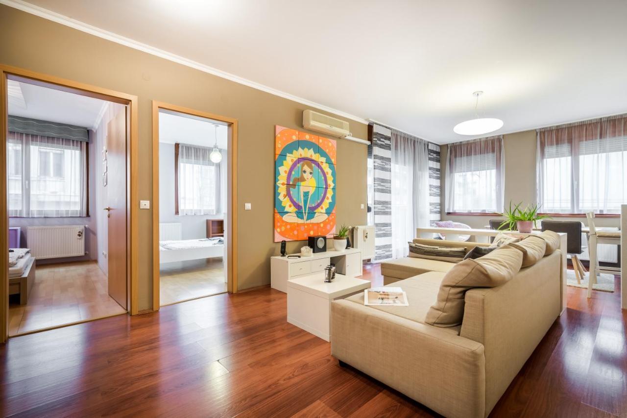 Apartment Downtown Karpat 9 Budapest Esterno foto